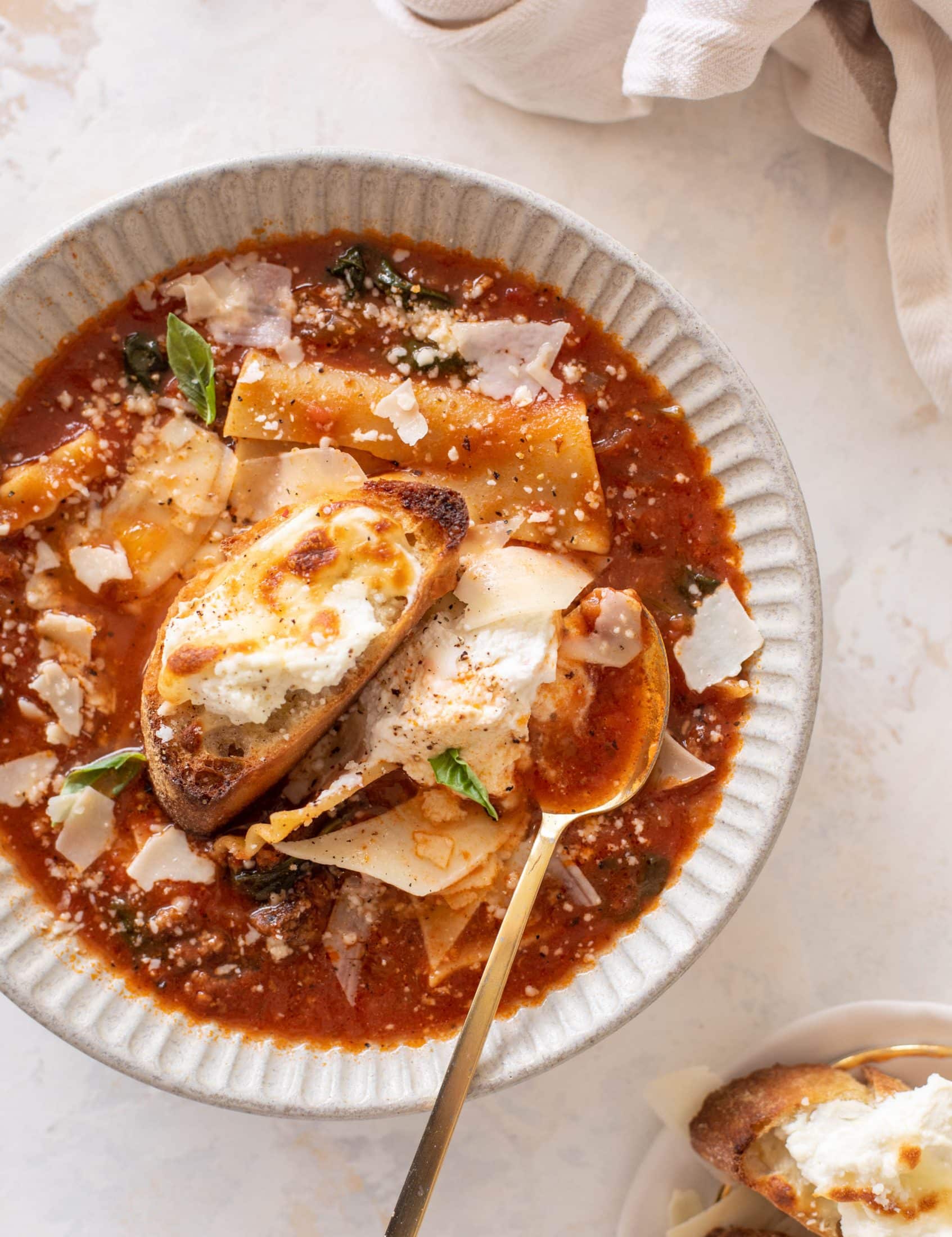 lasagna soup with cheesy ricotta toasts