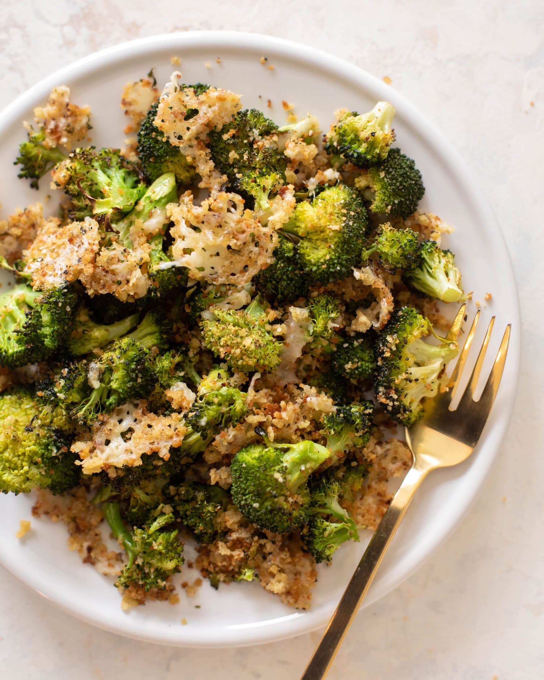 roasted broccoli with cheddar breadcrumbs