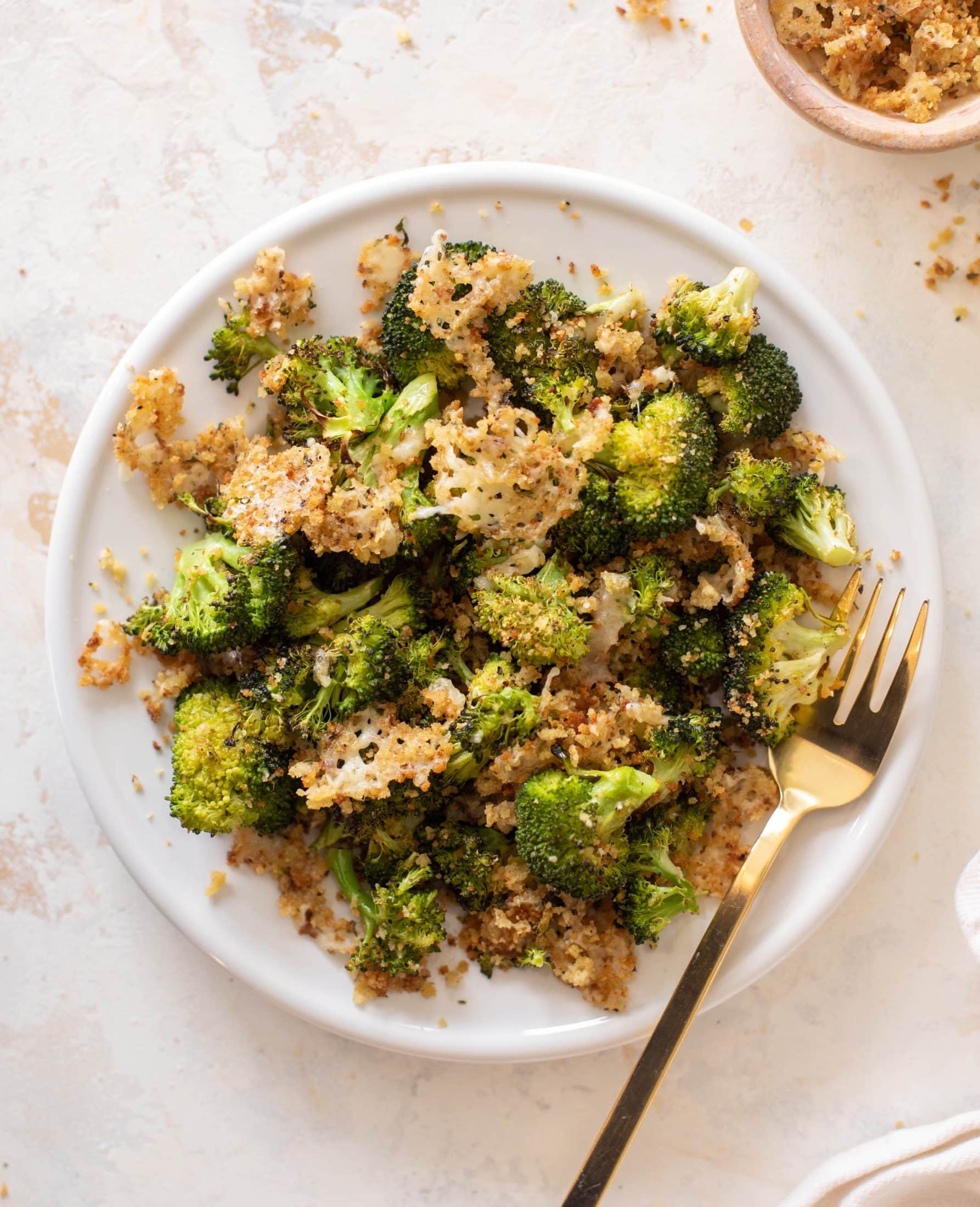 roasted broccoli with cheddar breadcrumbs